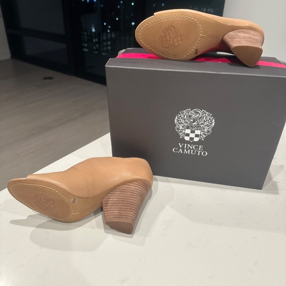 Vince Camuto Signature Camel Leather Peep-Toe Booties Size 8.5 - Picture 6 of 10
